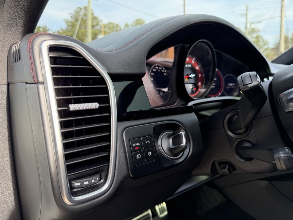 Used 2023 Porsche Cayenne GTS image 28