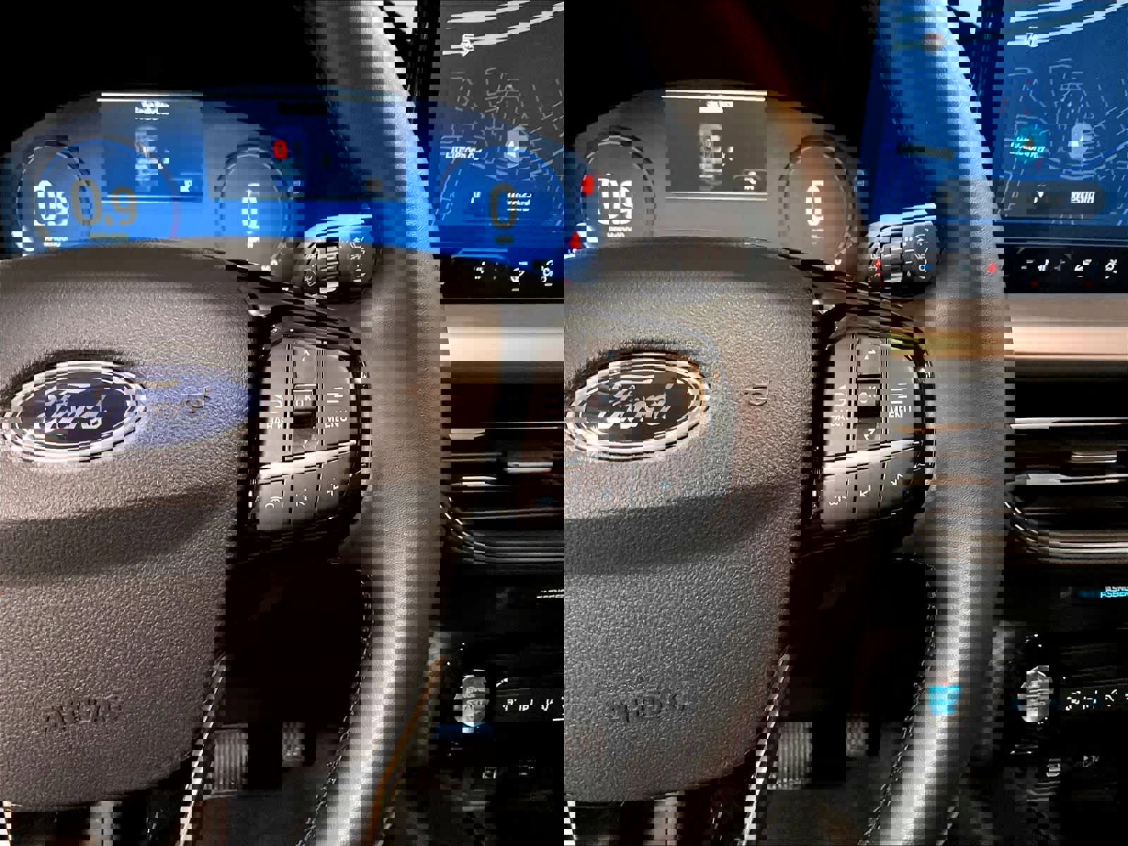 Used 2024 Ford Escape Platinum image 37