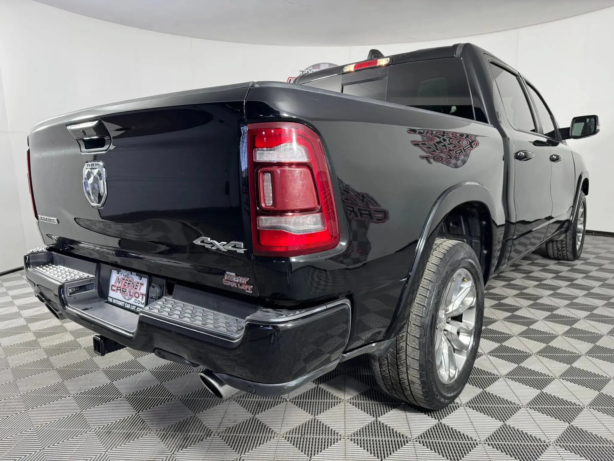 Used 2022 RAM 1500 Laramie w/ Sport Appearance Package AWD/4WD image 28