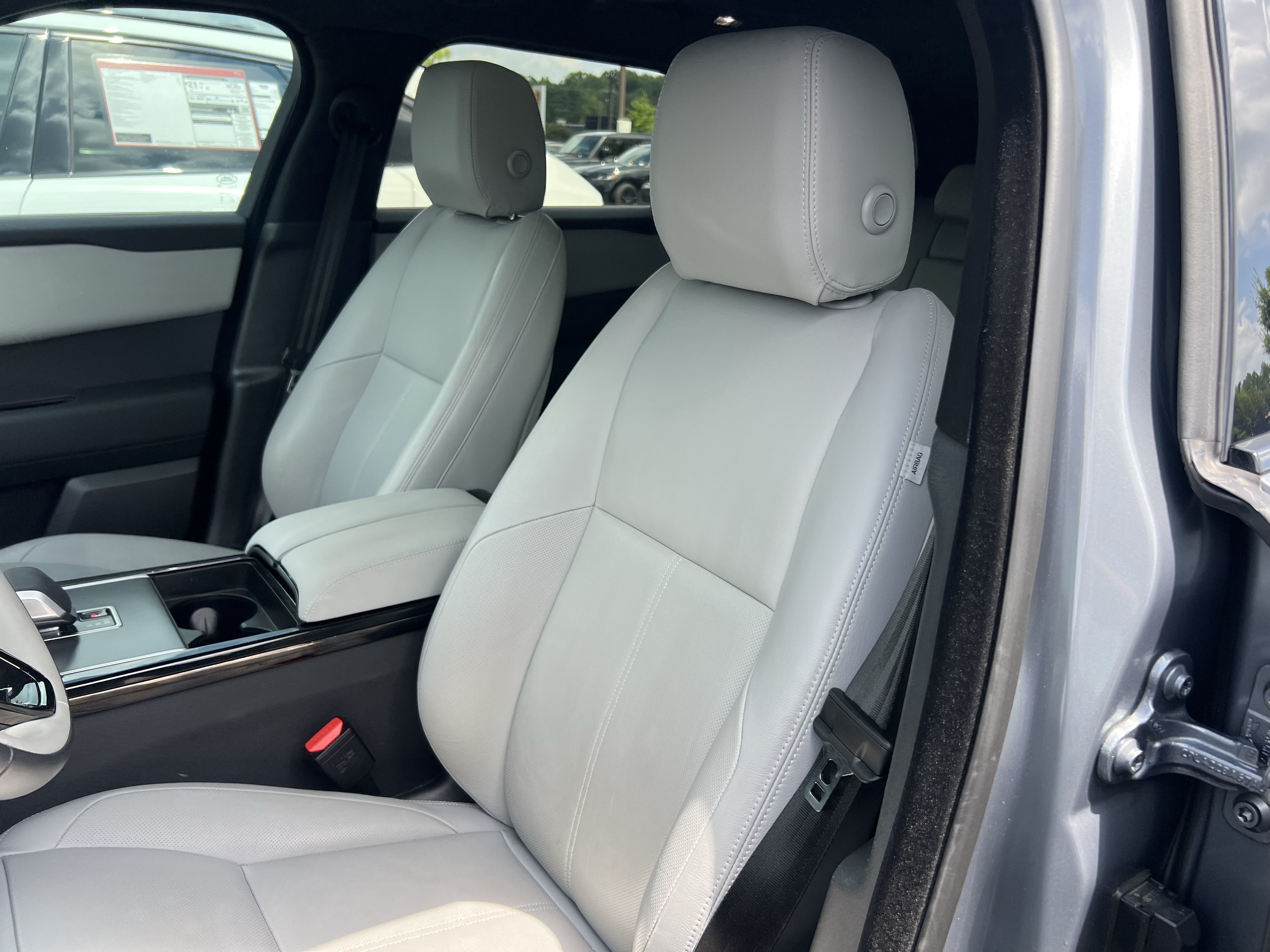 Certified 2026 Land Rover Range Rover Velar S AWD/4WD image 17