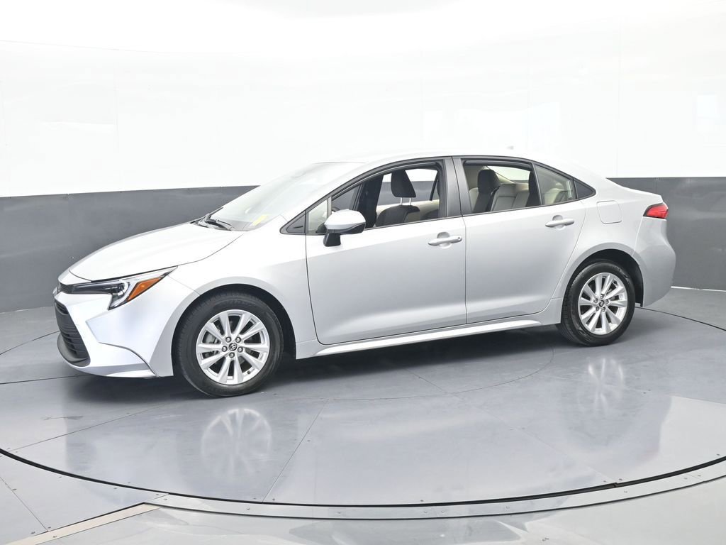 Used 2024 Toyota Corolla LE w/ LE Convenience Package image 2