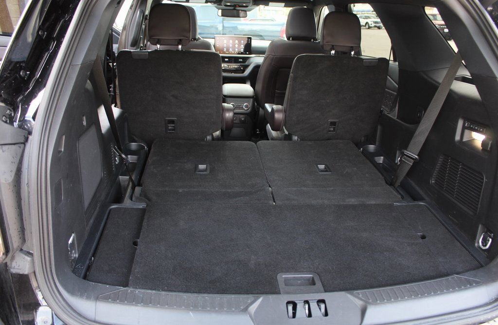 Used 2025 Ford Explorer Platinum w/ LUX Leather Package image 19