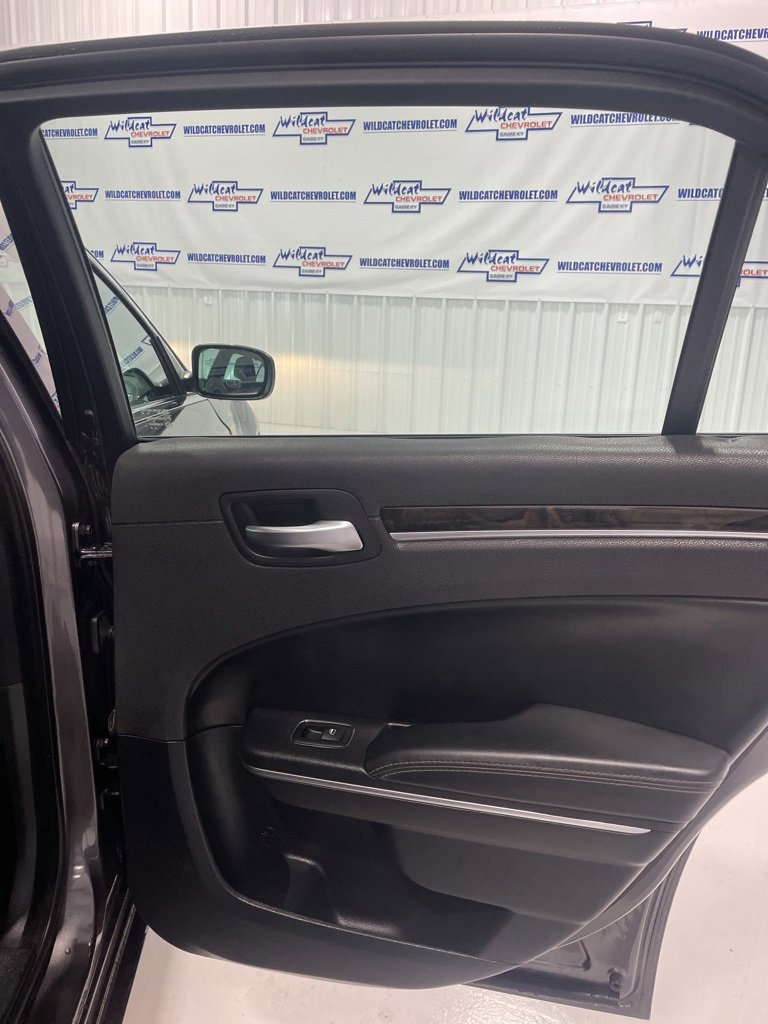 Used 2017 Chrysler 300 C image 44