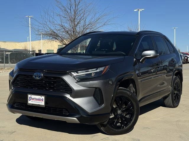 Used 2024 Toyota RAV4 SE image 2