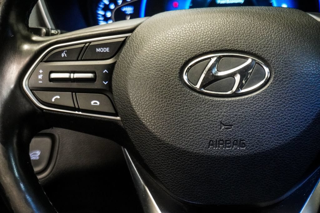Used 2020 Hyundai Santa Fe Limited AWD/4WD image 16