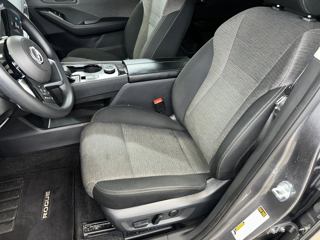 Used 2023 Nissan Rogue SV AWD/4WD image 5