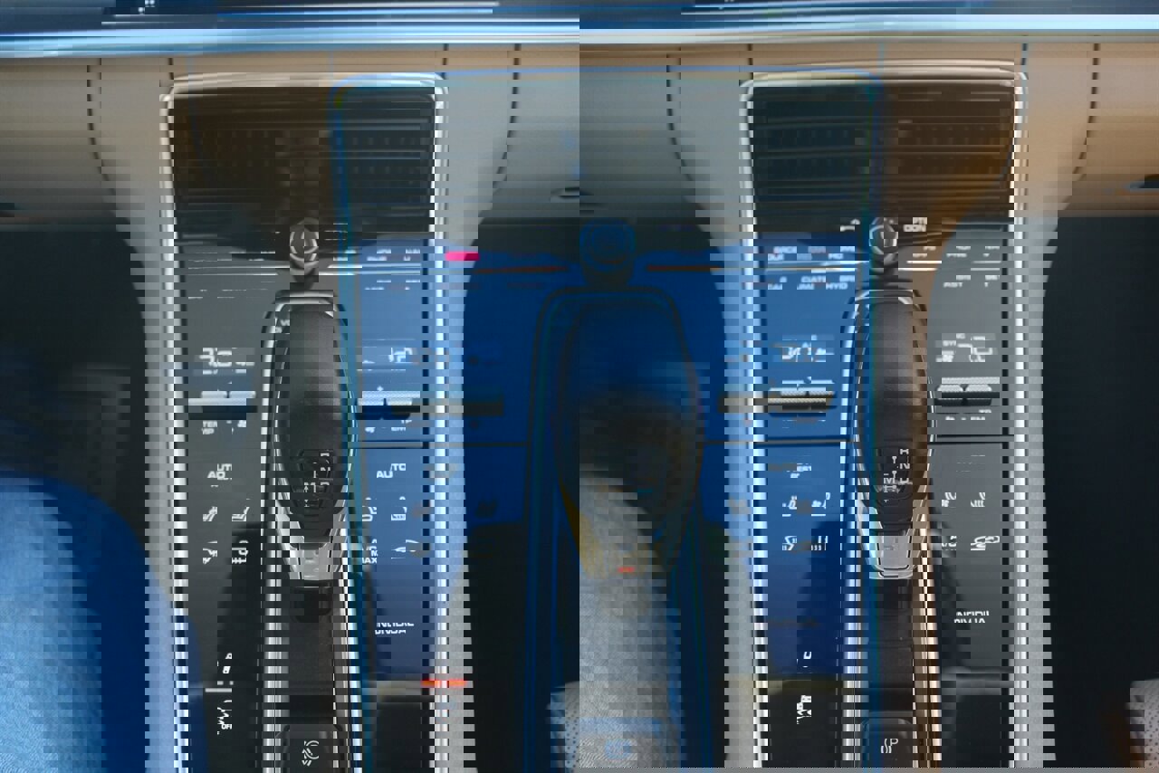 Used 2018 Porsche Panamera 4 image 8