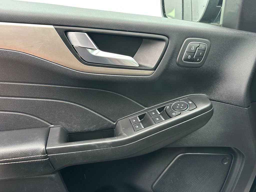 Used 2021 Ford Escape SEL w/ Technology Package image 55