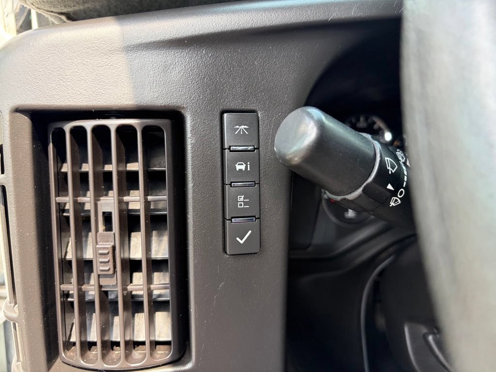 Used 2014 Chevrolet Express 2500 Extended RWD image 11