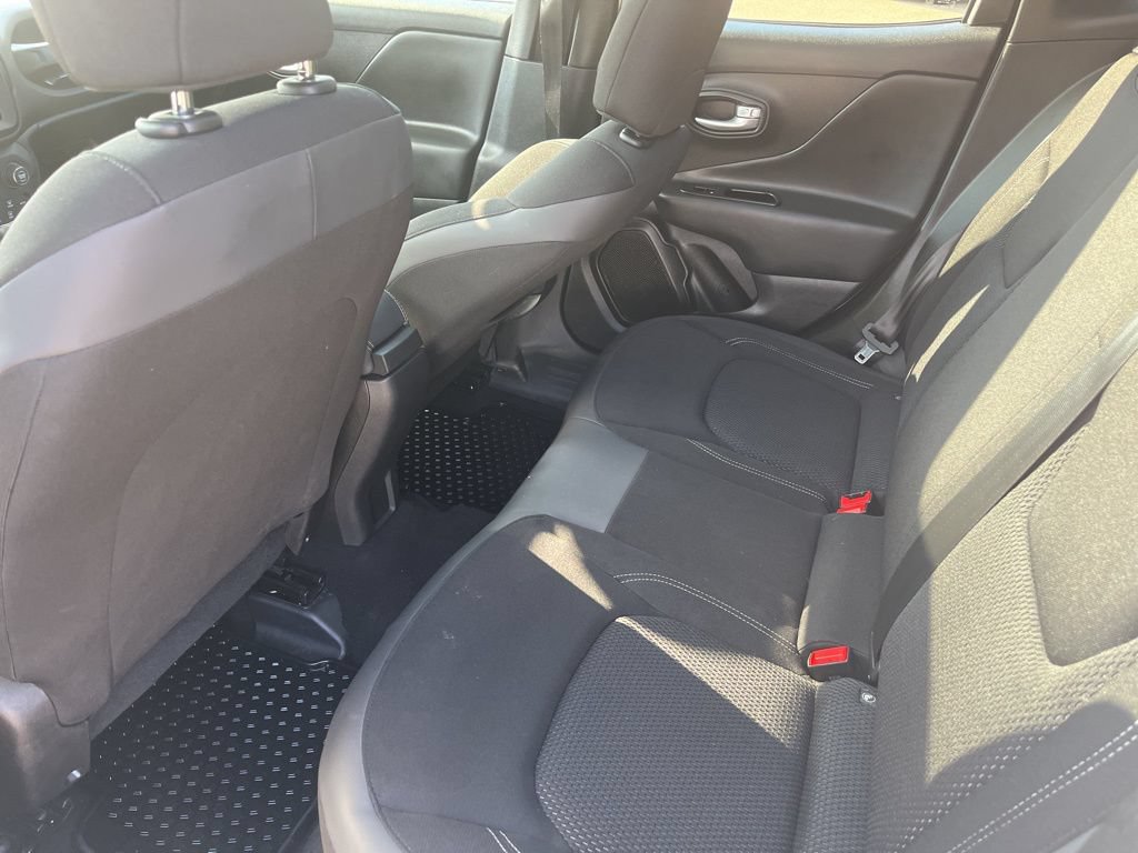 Used 2023 Jeep Renegade Latitude w/ Sun/Sound Group AWD/4WD image 15
