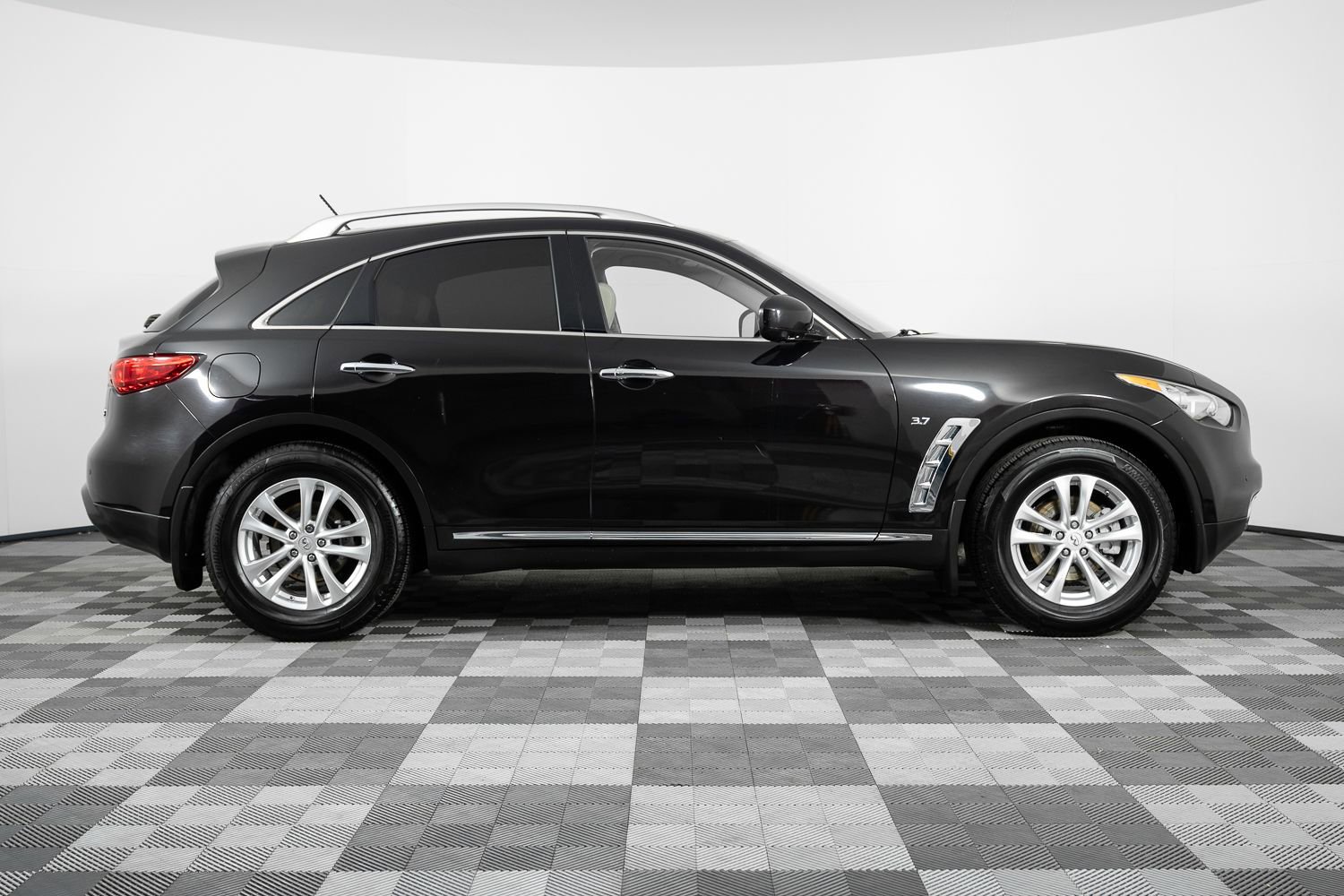 Used 2014 INFINITI QX70 AWD w/ Premium Package image 9
