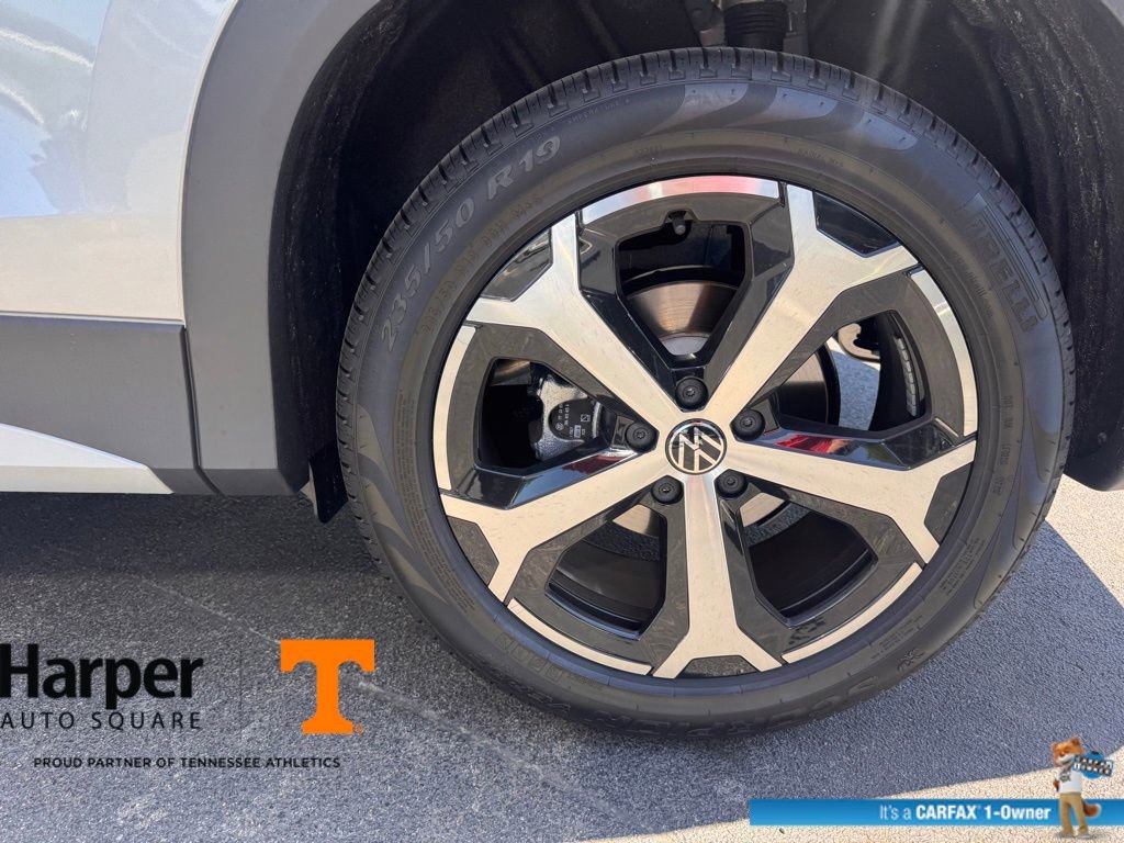Used 2026 Volkswagen Tiguan SE FWD image 18