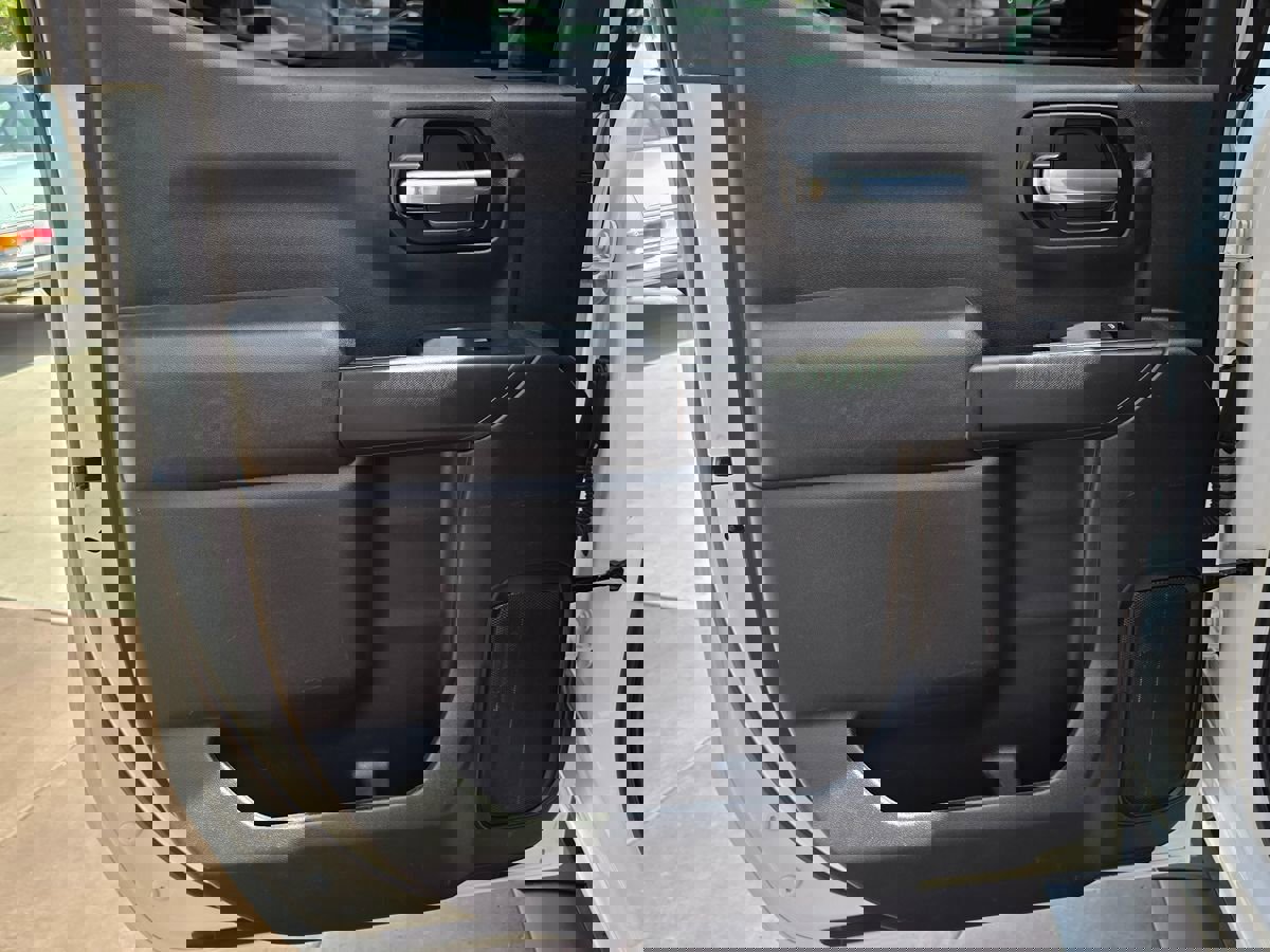 Used 2021 Chevrolet Silverado 1500 Custom image 25