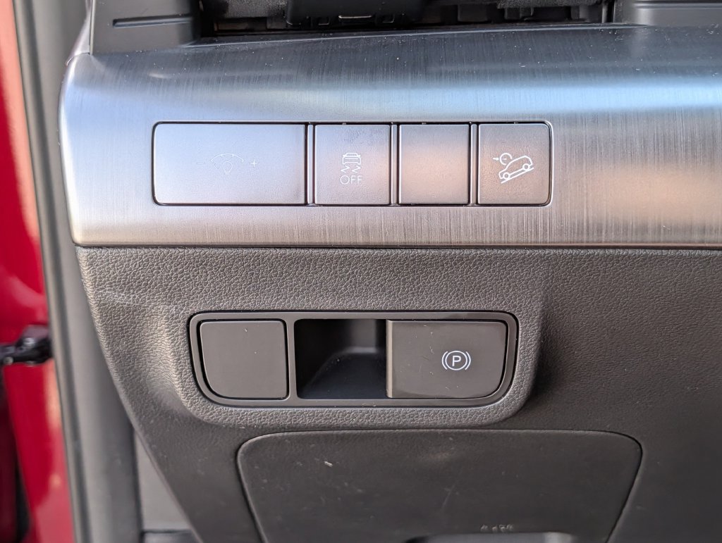 Used 2025 Hyundai Kona SEL FWD image 24