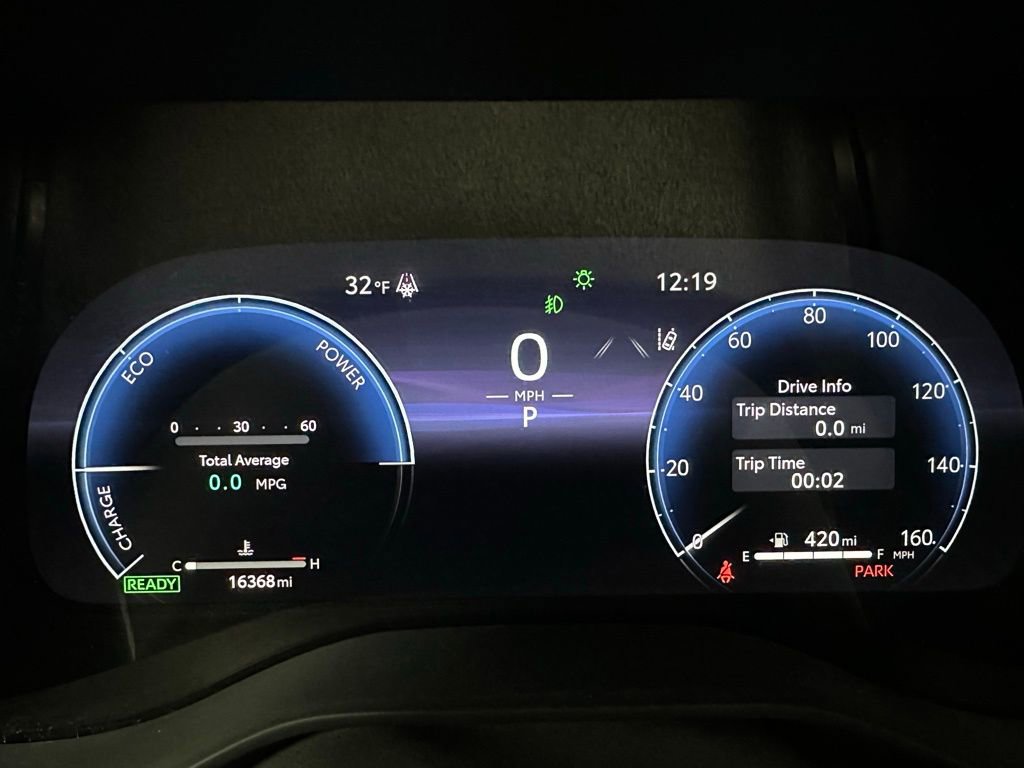 Used 2025 Toyota Sienna XSE image 23