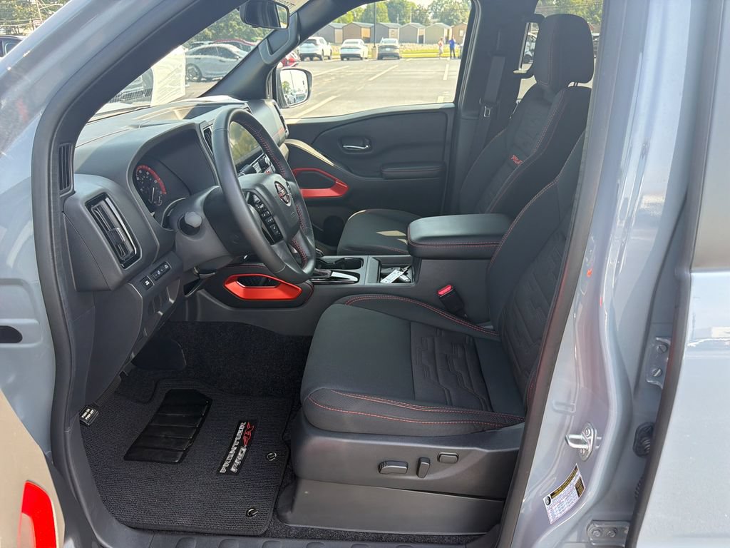 Used 2025 Nissan Frontier PRO-4X AWD/4WD image 14