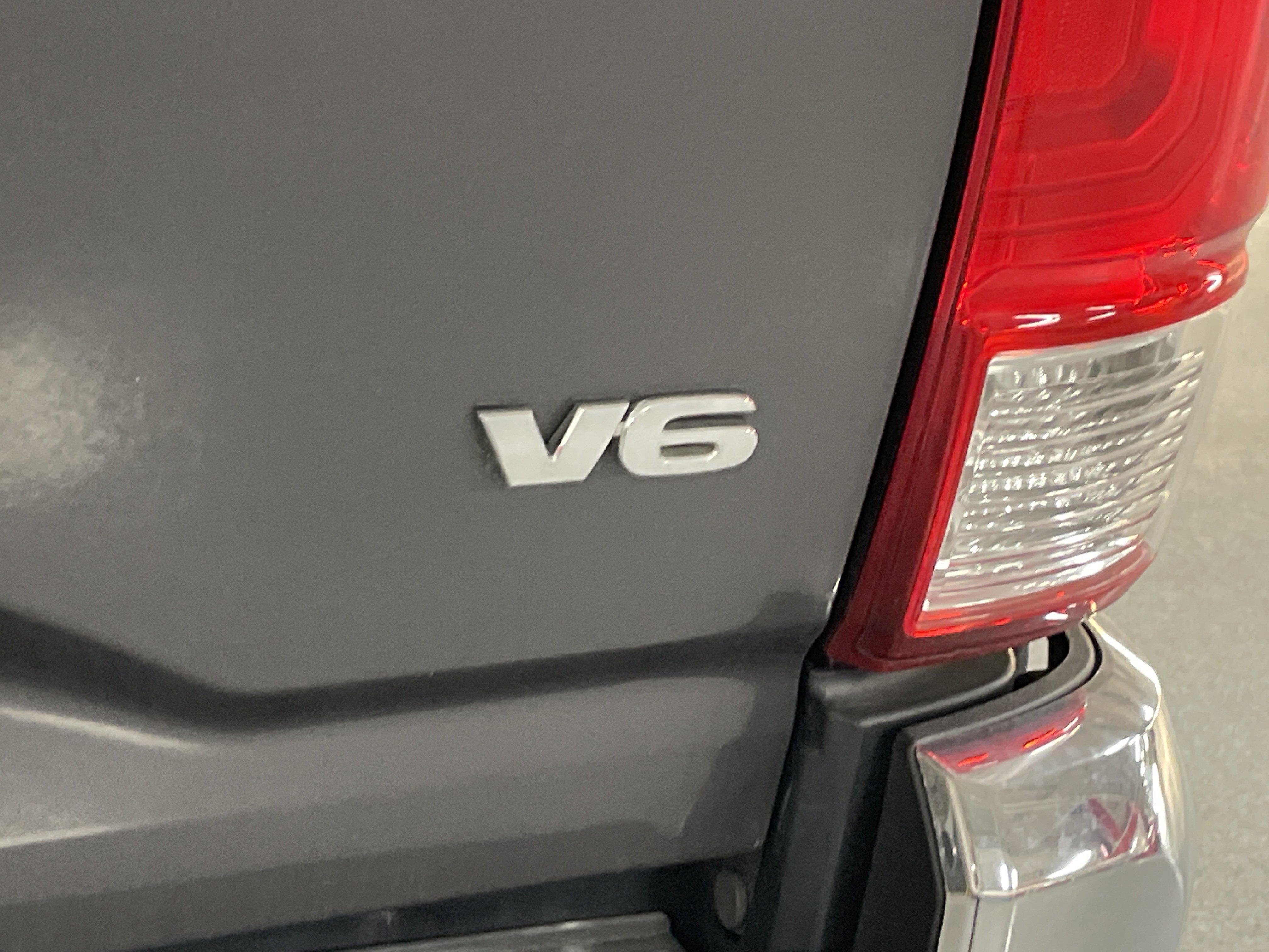 Used 2017 Toyota Tacoma SR5 image 8