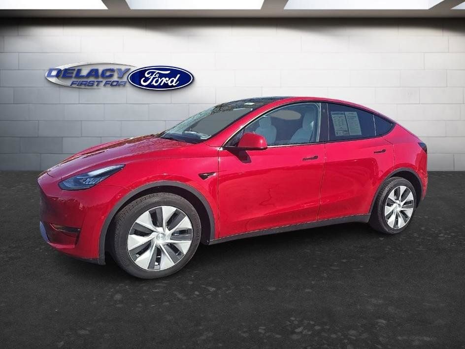 Used 2022 Tesla Model Y Long Range AWD/4WD image 2