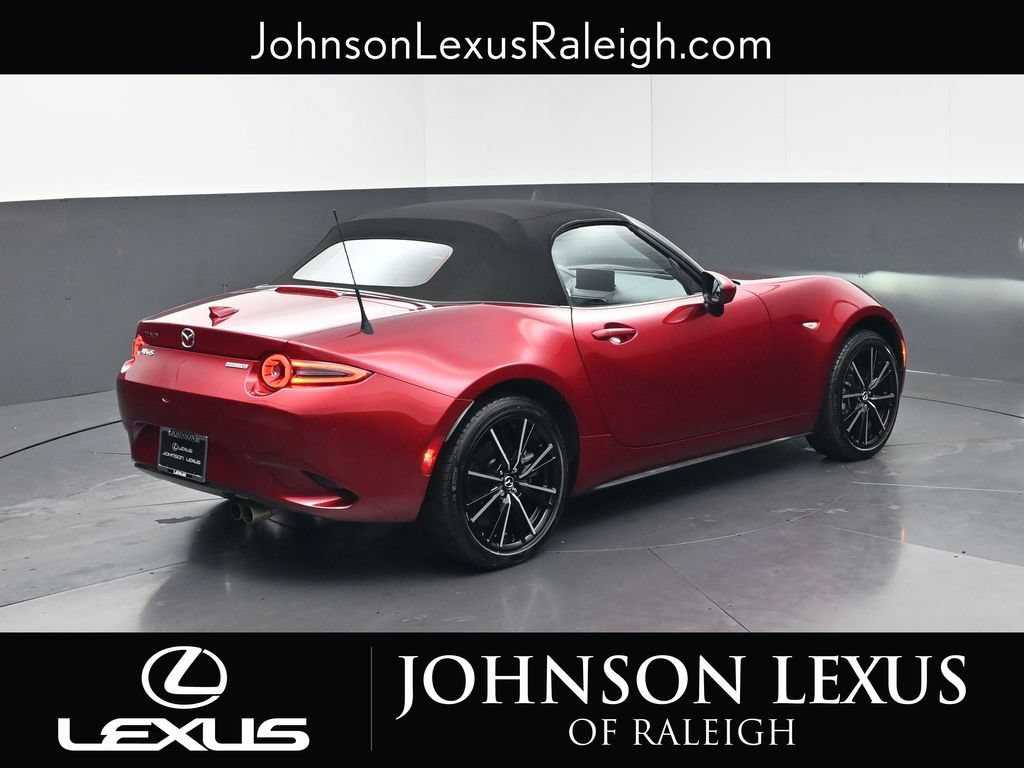 Used 2024 MAZDA MX-5 Miata Grand Touring RWD image 9