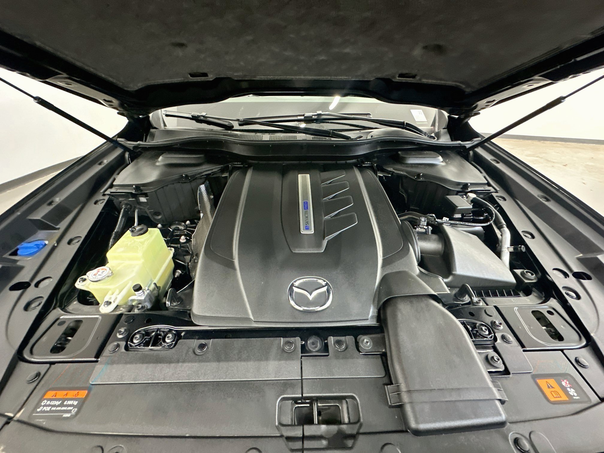 Used 2024 MAZDA CX-90 Plug-In Hybrid w/ Preferred AWD/4WD image 37