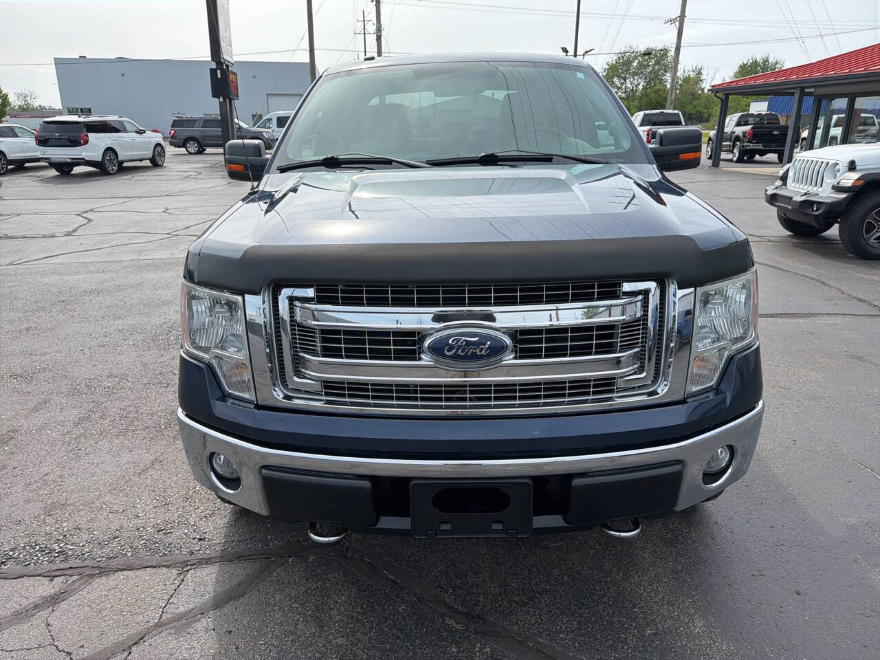 Used 2014 Ford F150 XLT w/ Equipment Group 302A Luxury AWD/4WD image 4