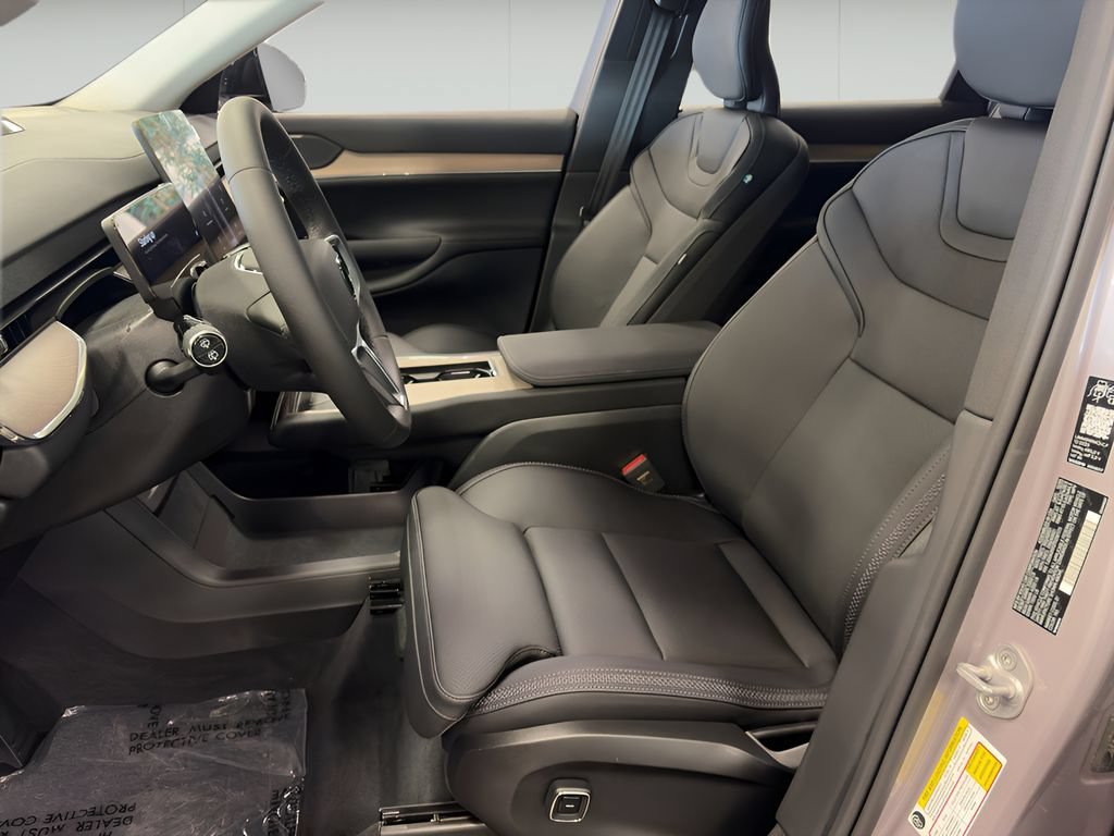 New 2026 Volvo EX90 Plus AWD/4WD image 7