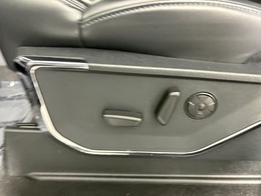 Certified 2025 Ford F350 Platinum image 15