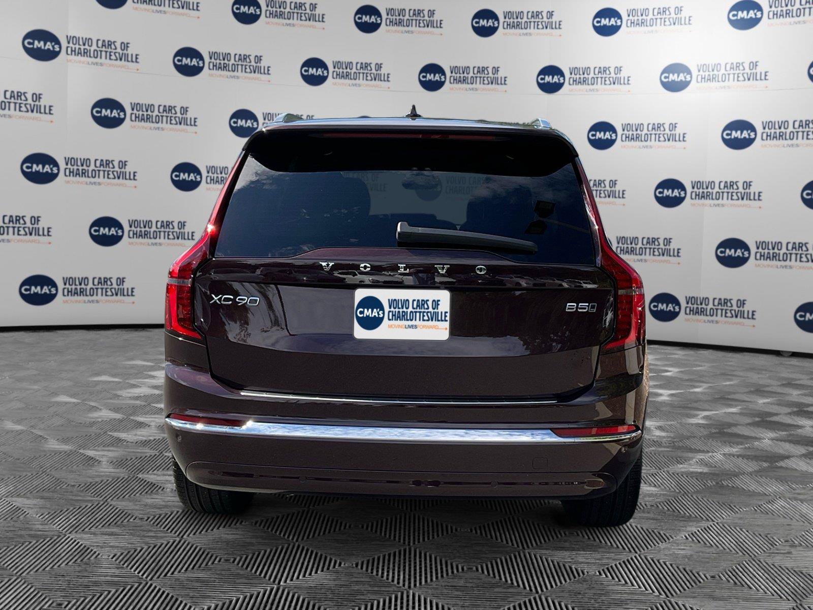 New 2026 Volvo XC90 B5 Plus w/ Protection Package Premier AWD/4WD image 4
