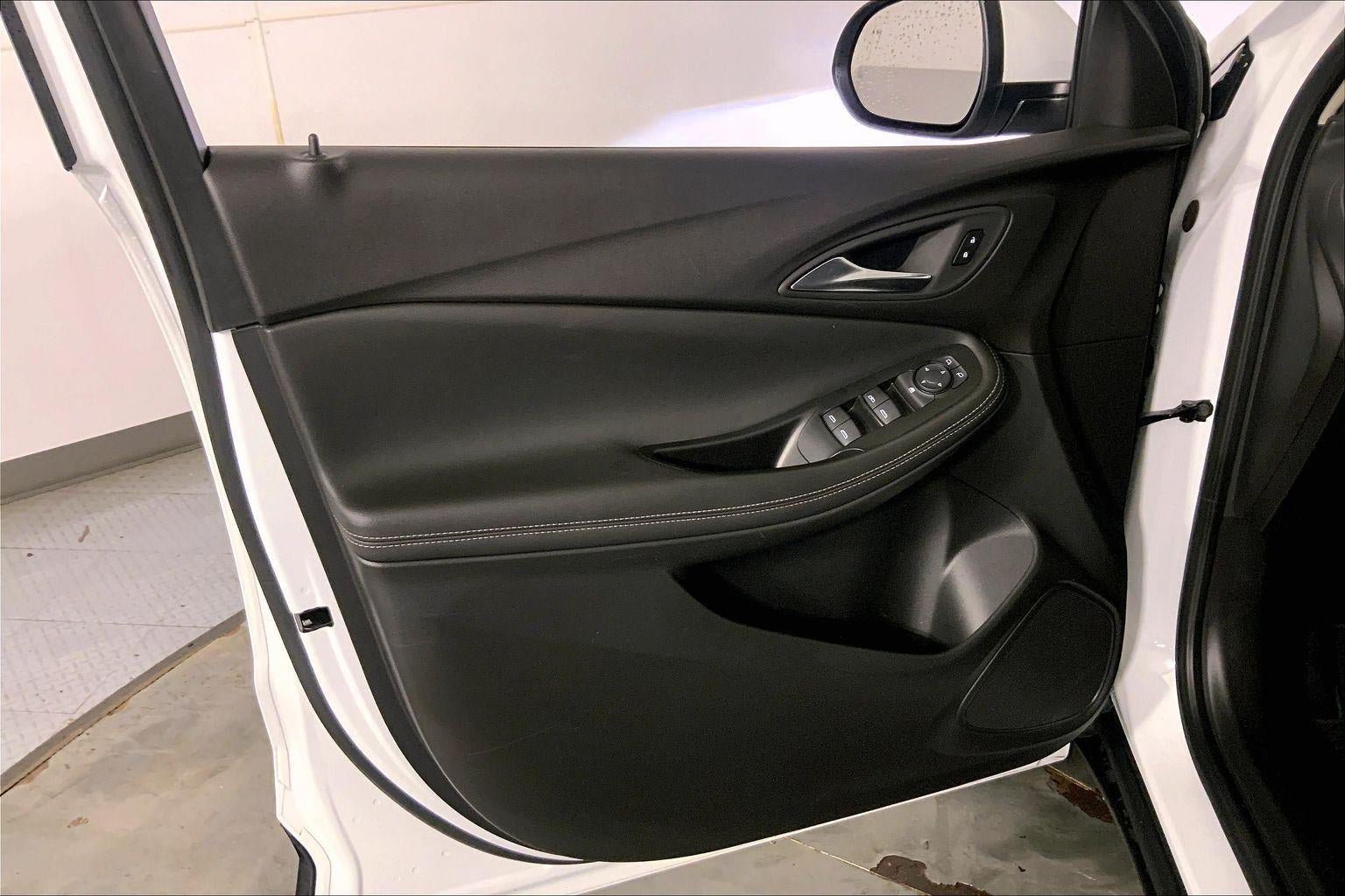 Used 2025 Buick Encore GX Preferred AWD/4WD image 26