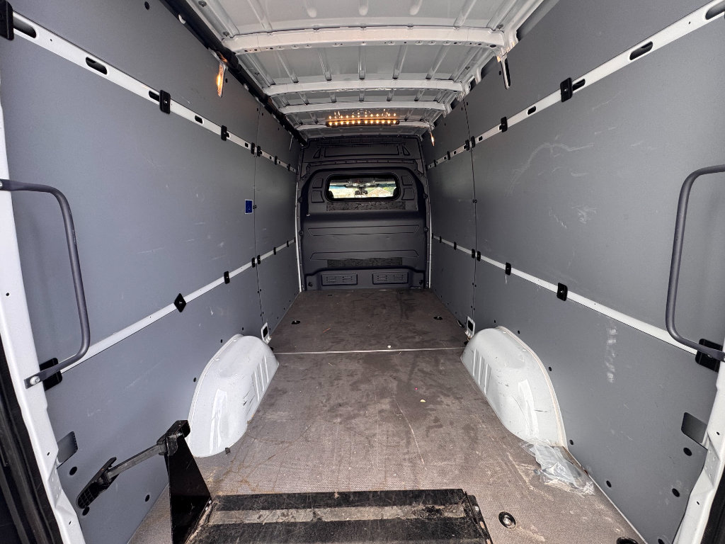 Used 2024 Mercedes-Benz Sprinter 2500 image 28