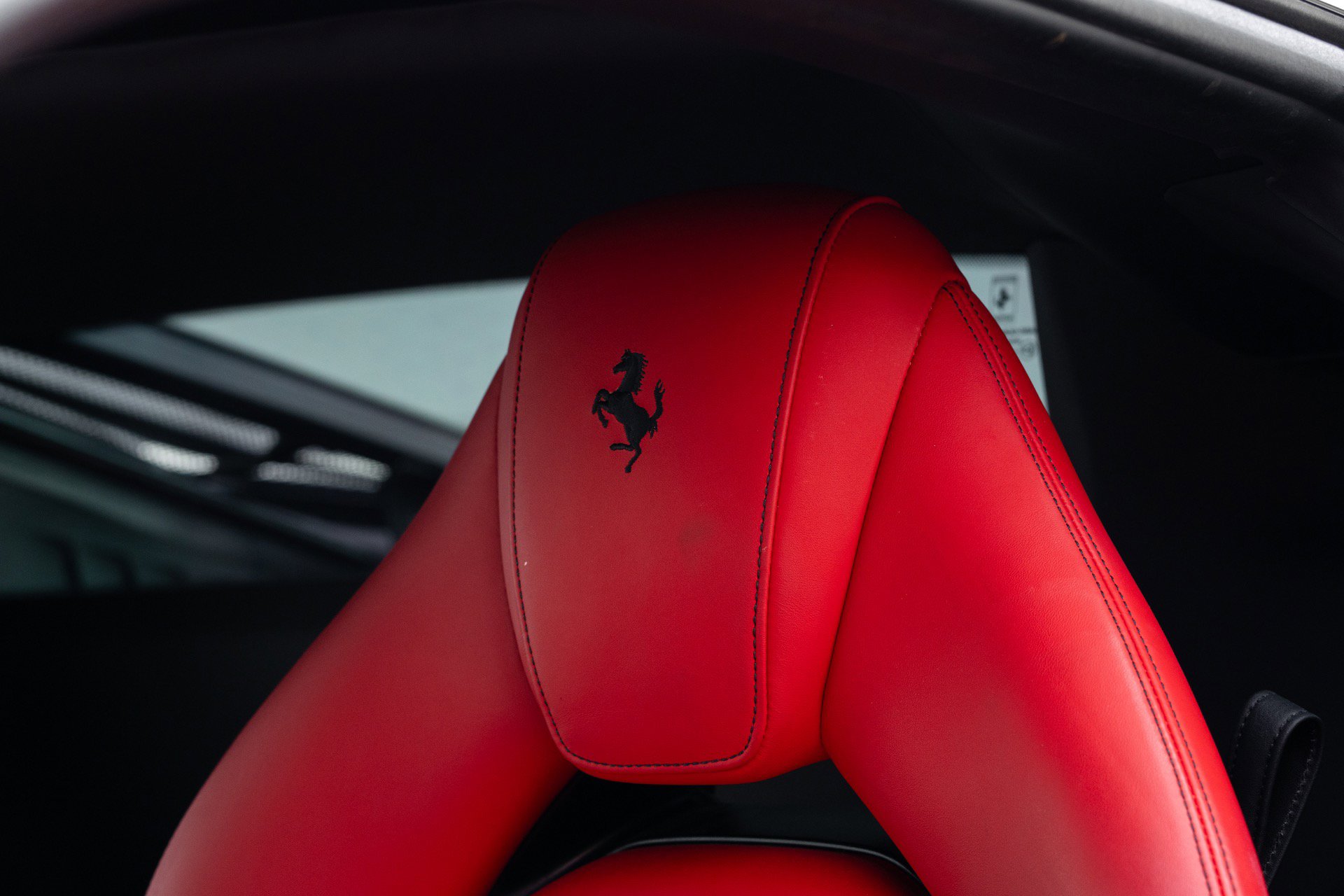 Used 2016 Ferrari 488 GTB RWD image 7