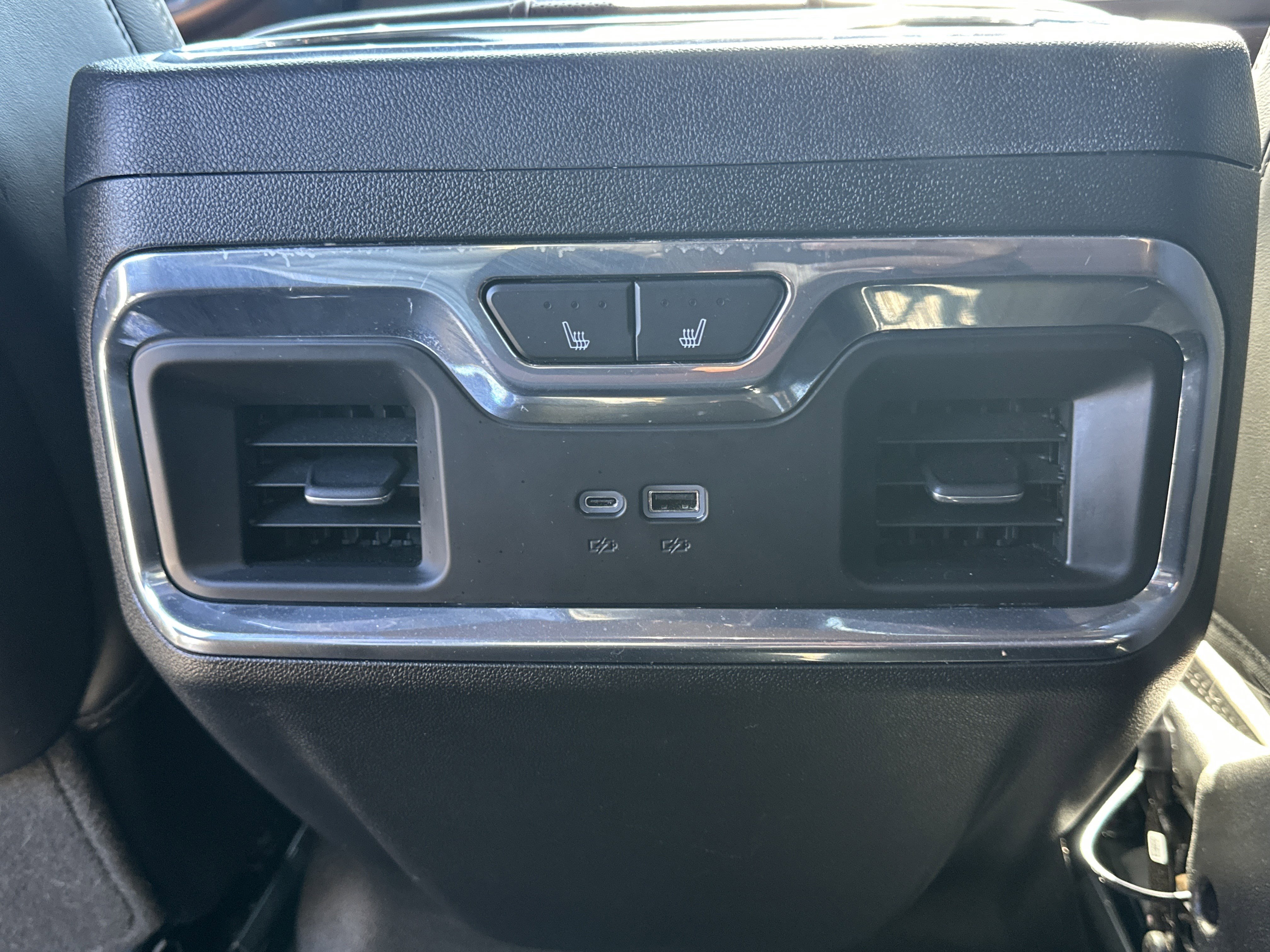 Used 2024 GMC Sierra 3500 Denali Ultimate image 21