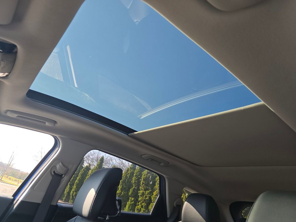 New 2026 Kia Sportage EX w/ EX Panorama Roof Package image 3