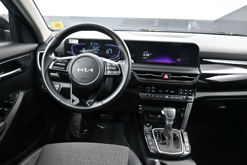 Certified 2025 Kia Seltos S AWD/4WD image 19