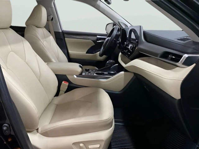 Used 2024 Toyota Highlander Limited AWD/4WD image 77