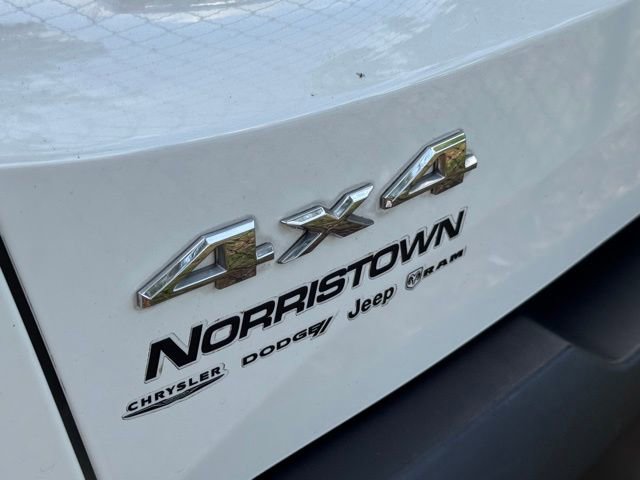 Used 2022 Jeep Renegade Latitude w/ Convenience Group AWD/4WD image 3