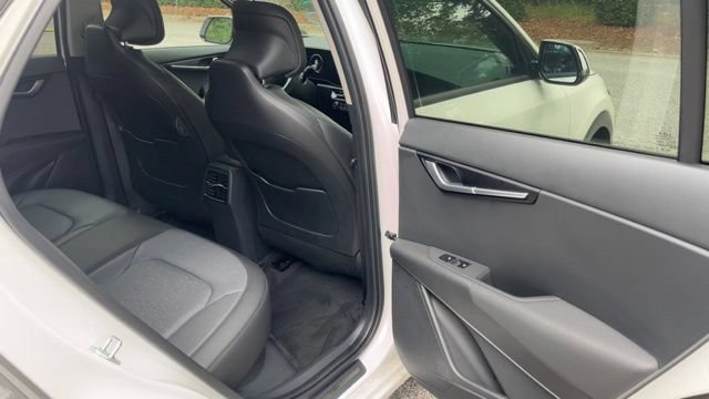 Used 2023 Kia Niro Wave w/ Wave Preserve Package FWD image 12