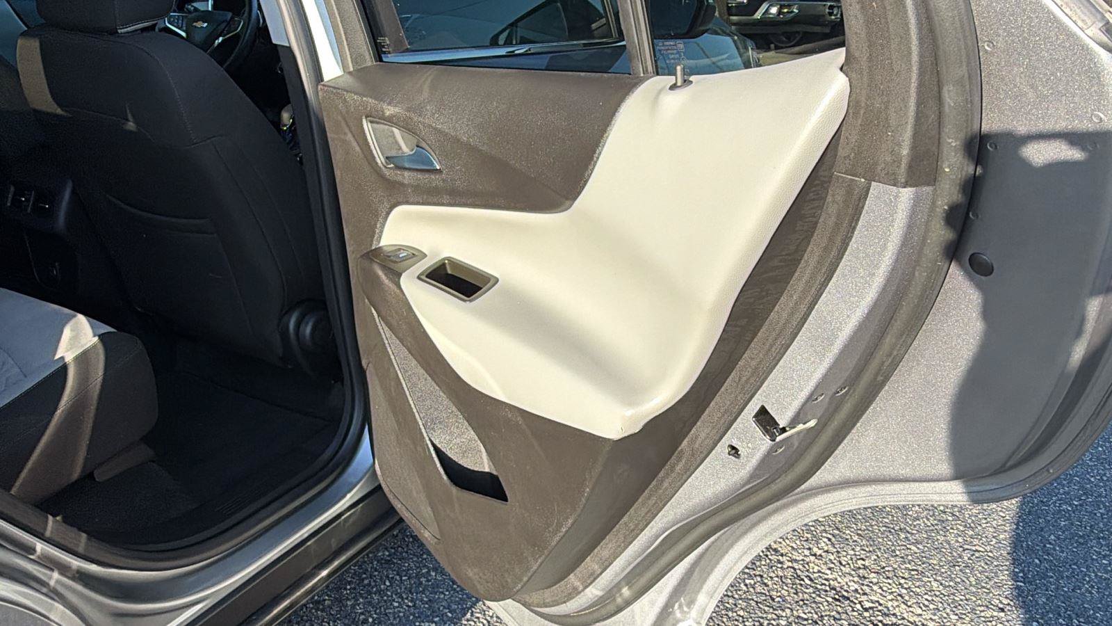 Used 2024 Chevrolet Equinox LT FWD image 19