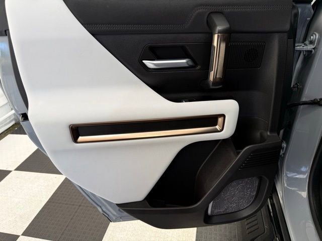 Used 2024 GMC Hummer EV 2X w/ LPO, Illumination Package image 21