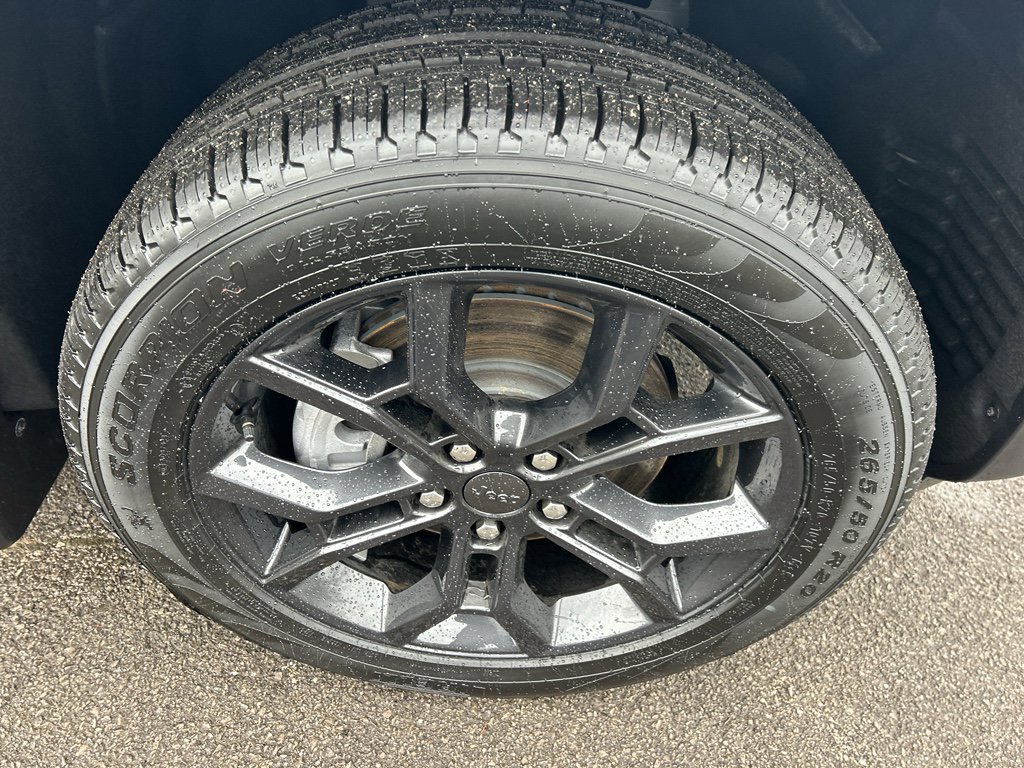 New 2025 Jeep Grand Cherokee L Limited w/ MOPAR Finishing Package image 13