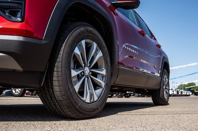 New 2027 Chevrolet Equinox LT w/ Safety and Technology Package FWD image 12