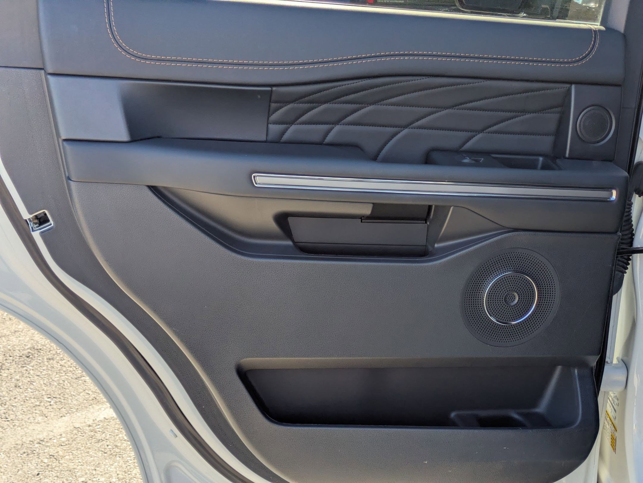 Used 2022 Ford Expedition Platinum image 14