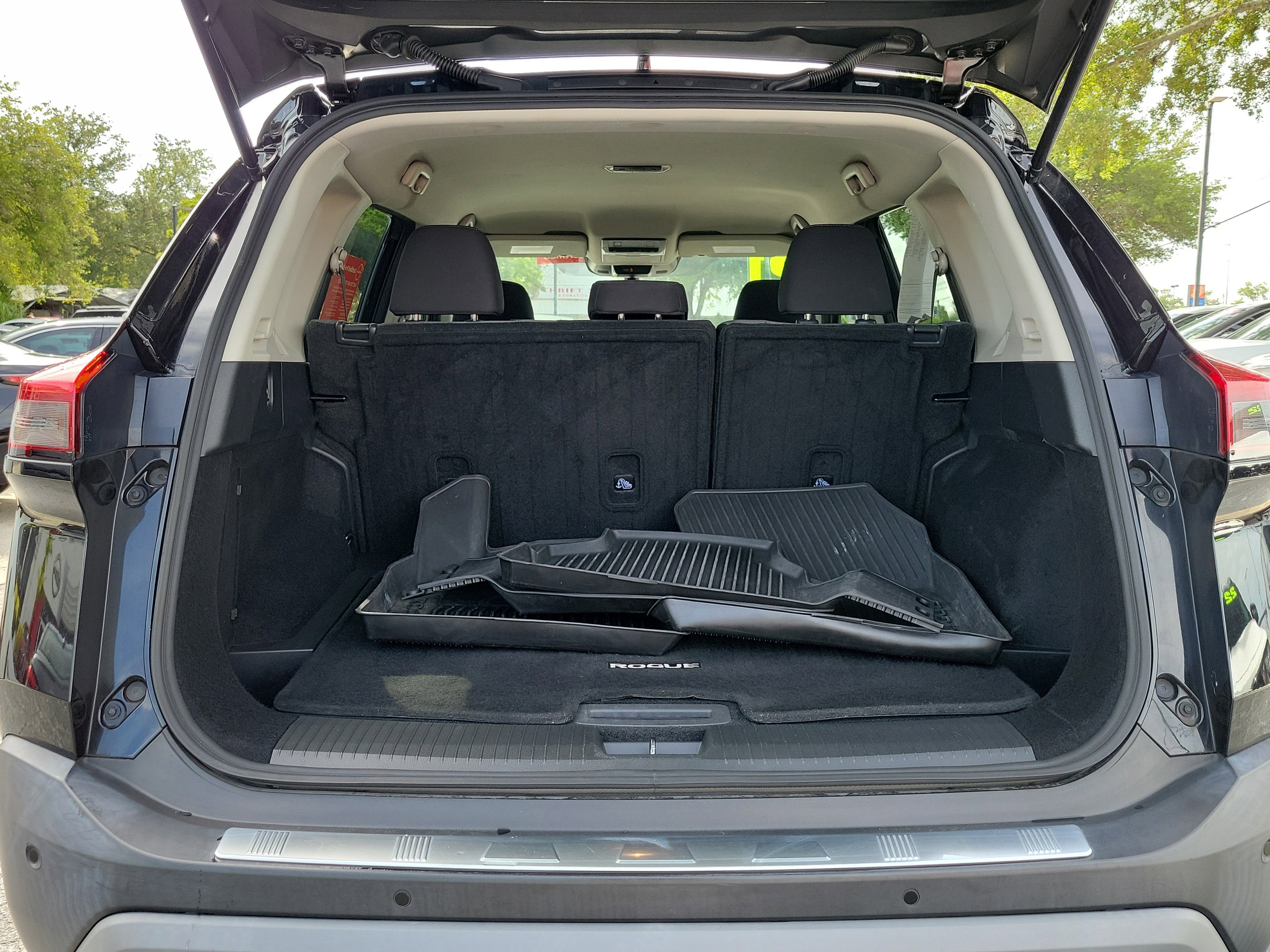 Certified 2021 Nissan Rogue SV FWD image 10