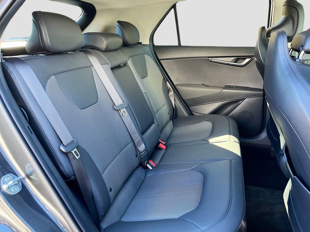 Certified 2024 Kia Niro EX image 32