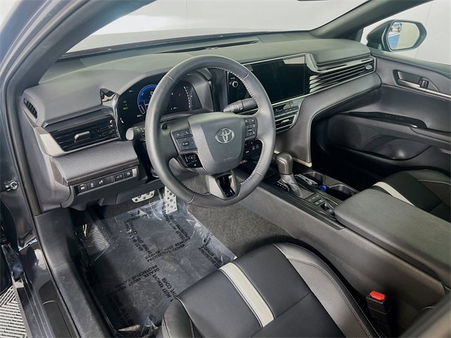 Used 2025 Toyota Camry SE image 10