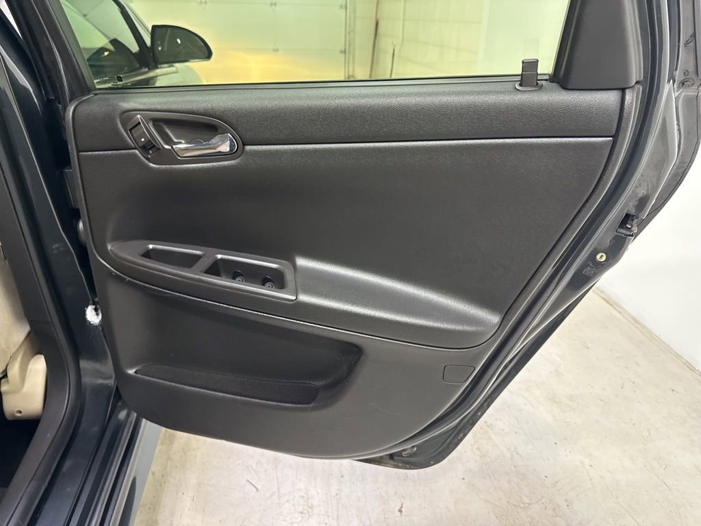 Used 2014 Chevrolet Impala LT w/ LT Sunroof Package image 35