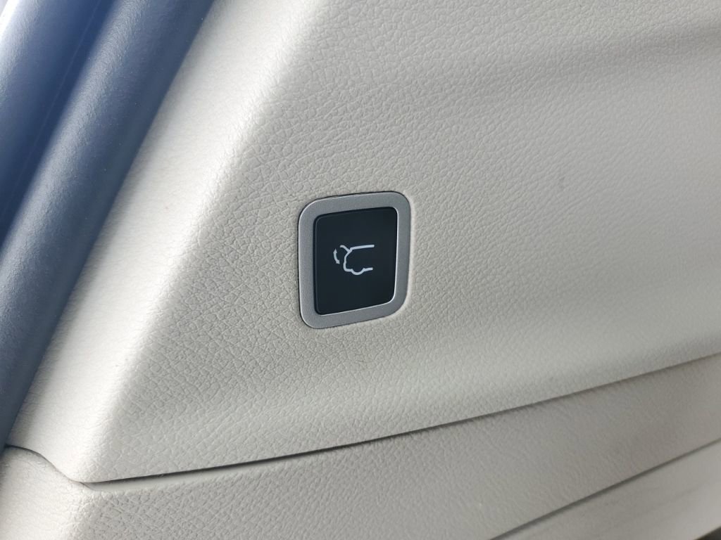 Used 2022 Chrysler Pacifica Touring-L FWD image 35