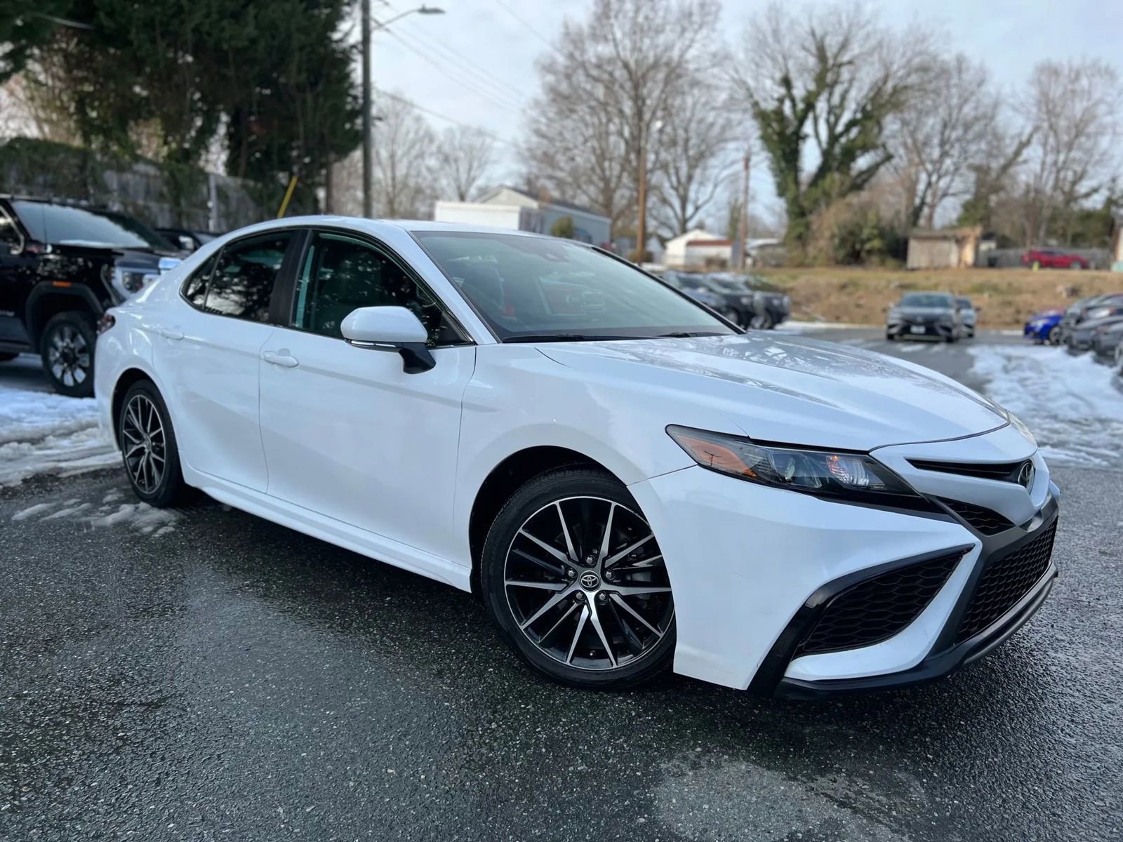 Used 2022 Toyota Camry SE