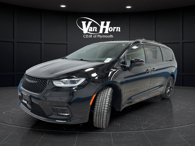 Used 2025 Chrysler Pacifica Limited FWD image 7