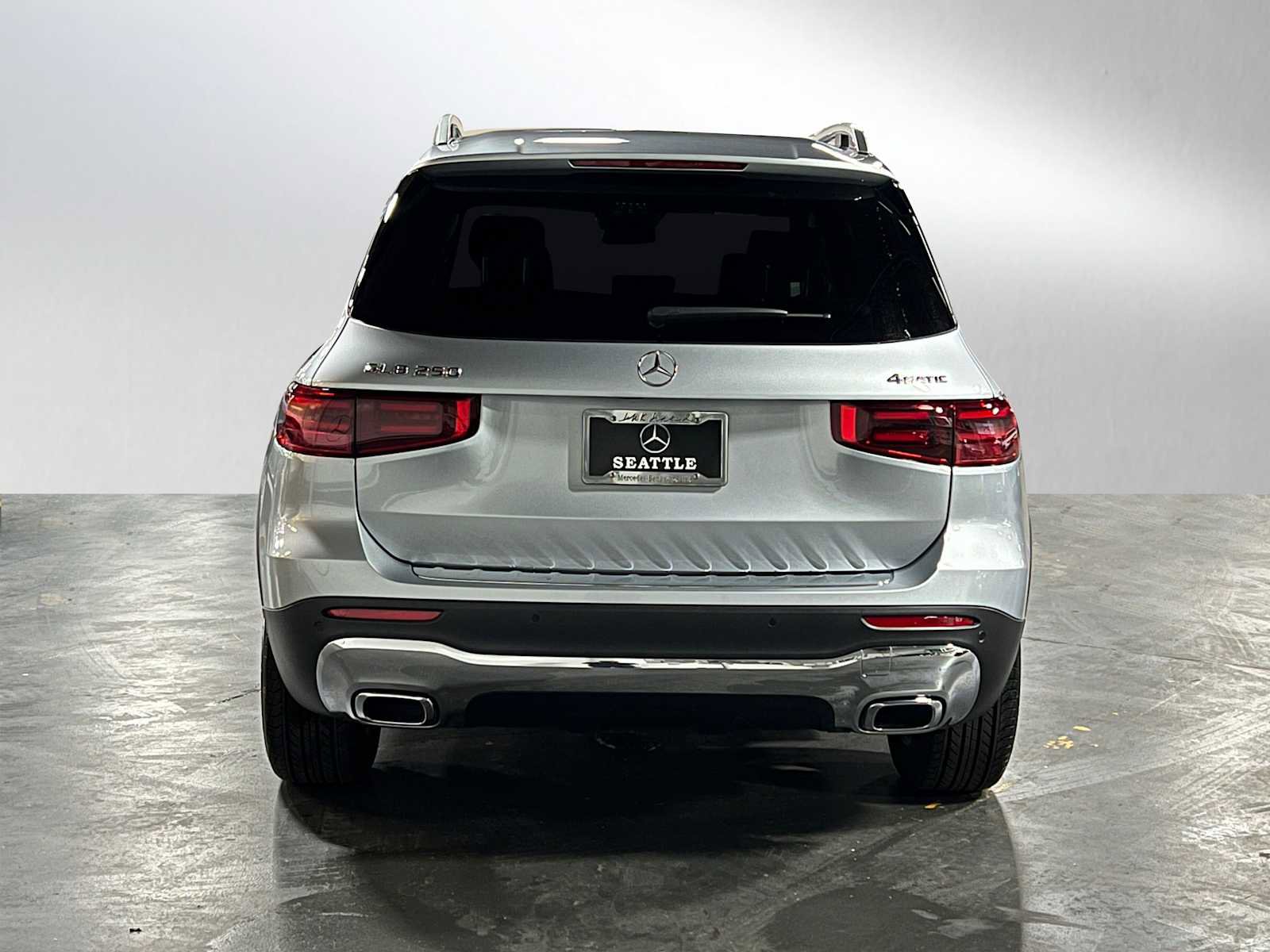 Certified 2025 Mercedes-Benz GLB 250 4MATIC image 4